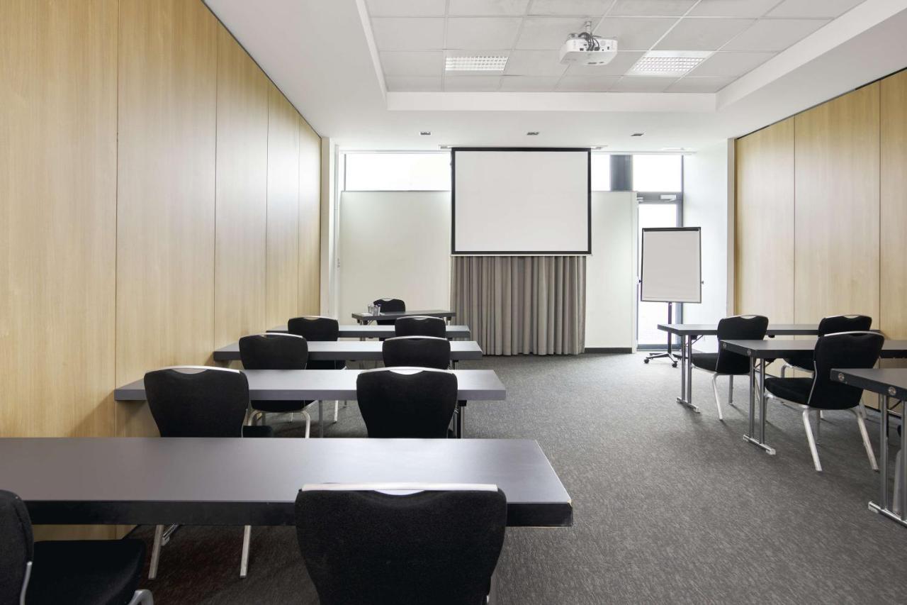 Park Inn By Radisson Liege Airport Grâce-Hollogne Екстериор снимка