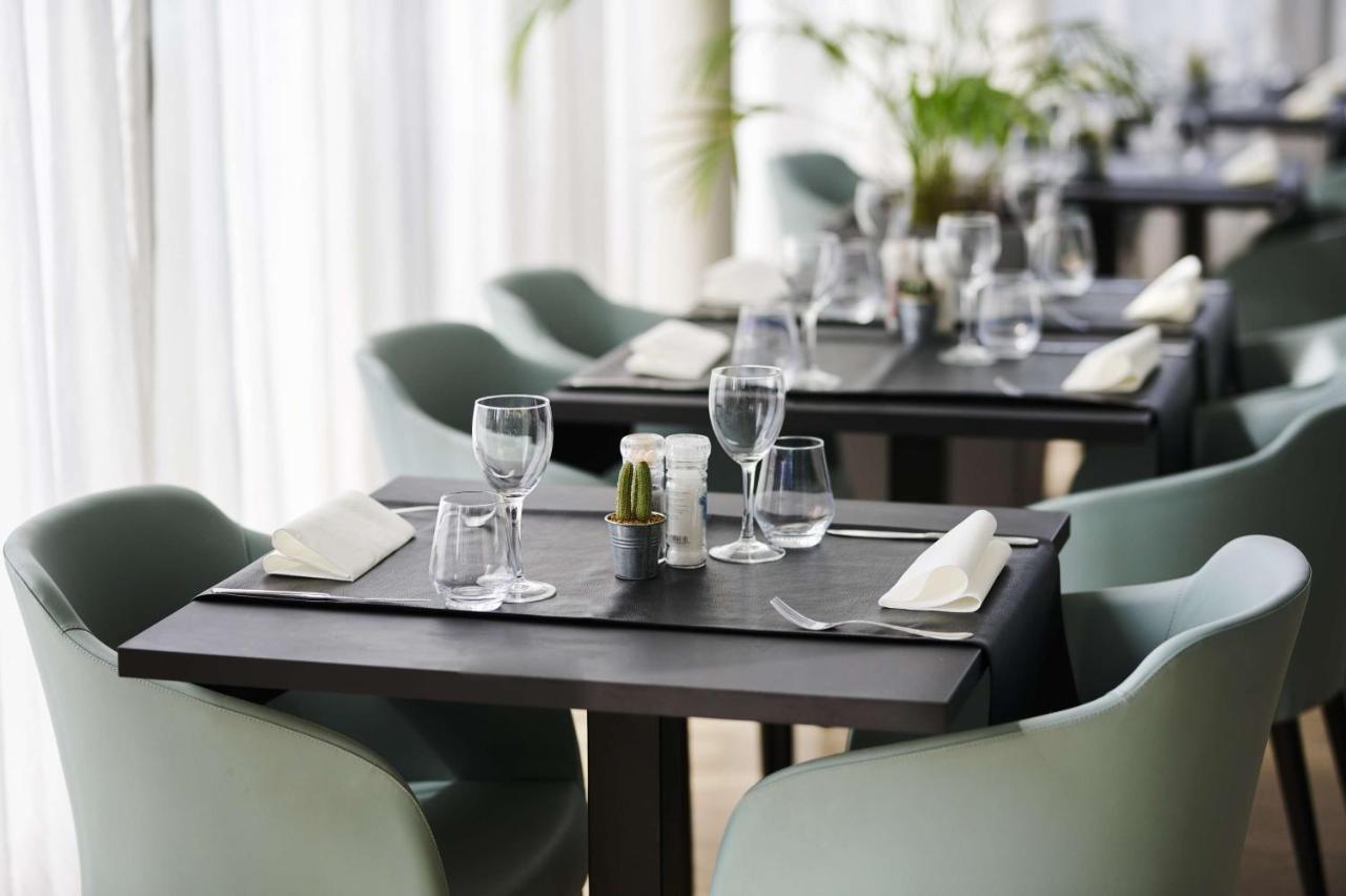 Park Inn By Radisson Liege Airport Grâce-Hollogne Екстериор снимка