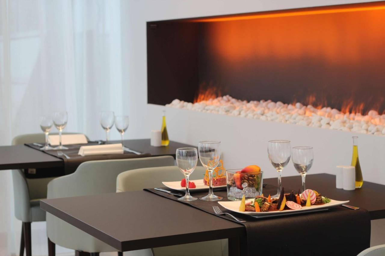 Park Inn By Radisson Liege Airport Grâce-Hollogne Екстериор снимка