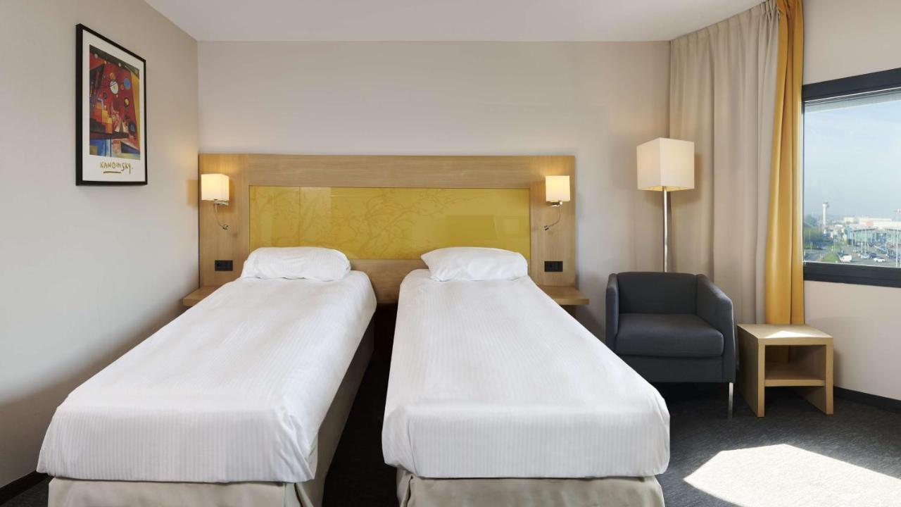 Park Inn By Radisson Liege Airport Grâce-Hollogne Екстериор снимка