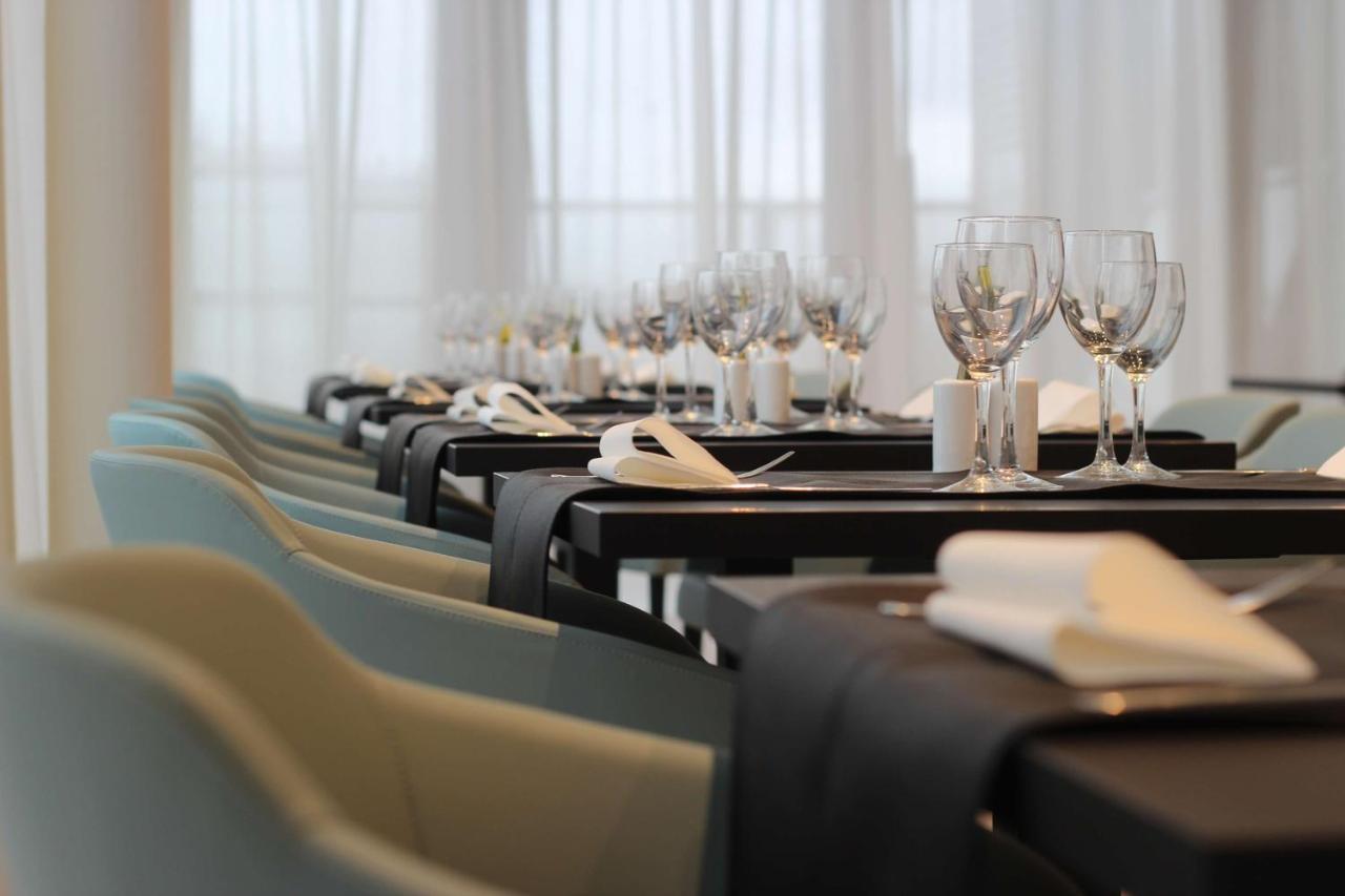 Park Inn By Radisson Liege Airport Grâce-Hollogne Екстериор снимка